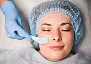 Types of acne scars - ice pick, boxcar and rolling scars explained